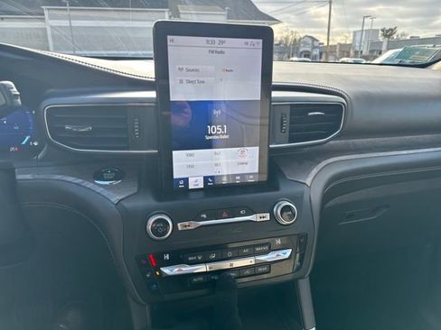 Used 2020 Ford Explorer Platinum w/ Premium Technology Package image 25