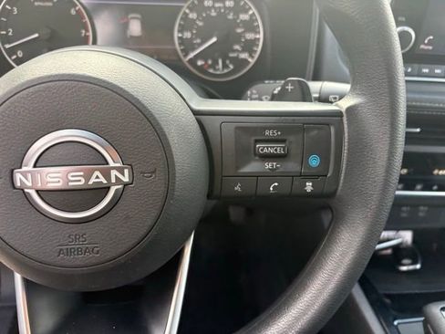 Used 2024 Nissan Rogue SV image 14