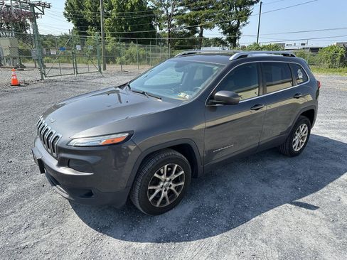 Used 2015 Jeep Cherokee Latitude w/ Comfort/Convenience Group AWD/4WD image 4