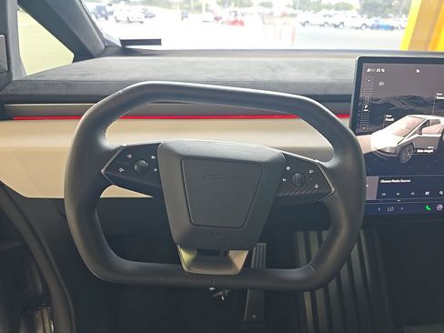 Used 2024 Tesla Cybertruck Cyberbeast AWD/4WD image 9