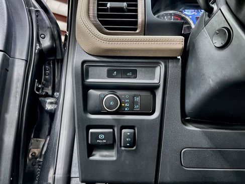 Used 2024 Ford Expedition Max Limited image 14