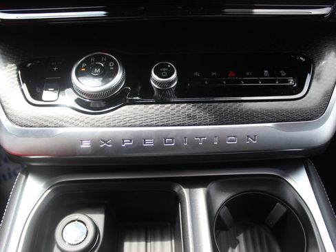 New 2026 Ford Expedition Max Platinum w/ Stealth Appearance Package AWD/4WD image 42