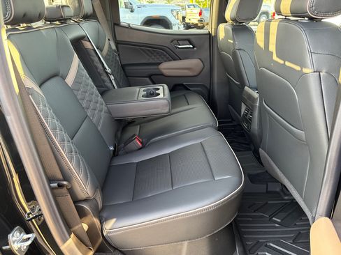 Used 2026 GMC Canyon Denali AWD/4WD image 17