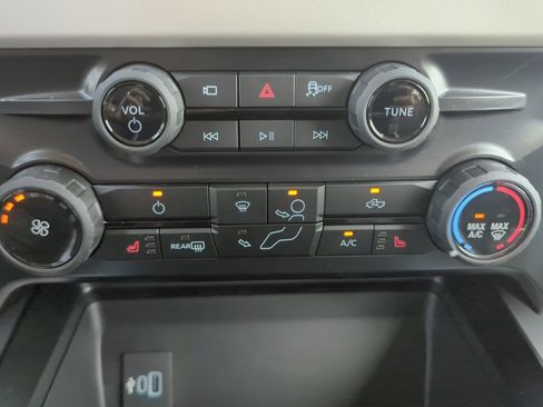 New 2025 Ford F350 XLT w/ Black Appearance Package image 28