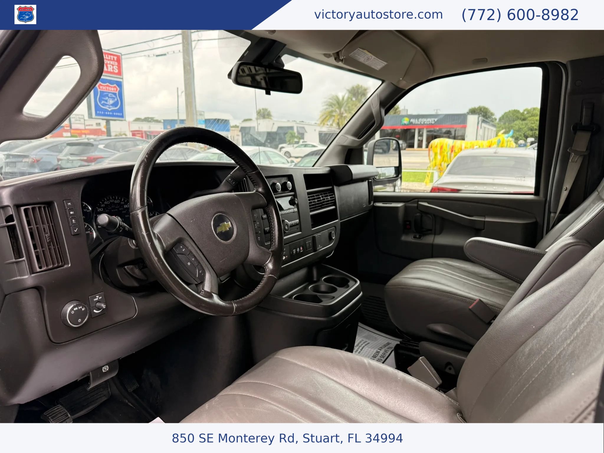 Used 2020 Chevrolet Express 2500 w/ Driver Convenience Package RWD image 4