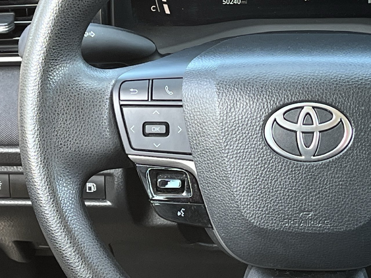 Used 2025 Toyota Camry LE FWD image 12