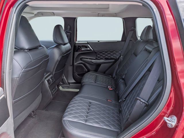 Used 2024 Mitsubishi Outlander SEL AWD/4WD image 12