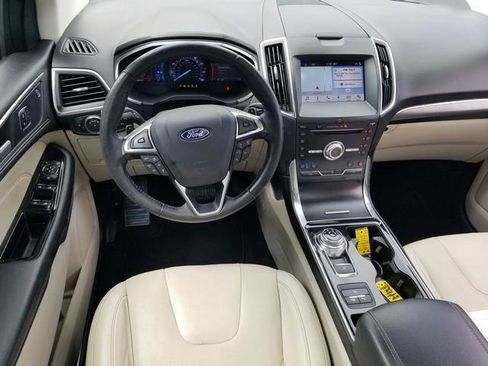 Used 2019 Ford Edge Titanium w/ Equipment Group 301A AWD/4WD image 19