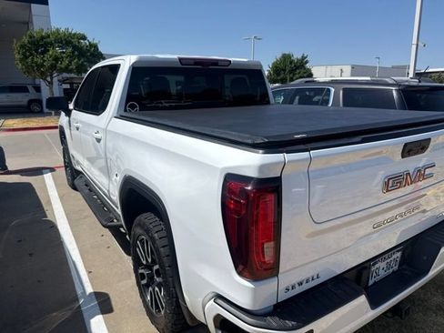 Used 2025 GMC Sierra 1500 AT4 w/ AT4 Premium Package AWD/4WD image 4