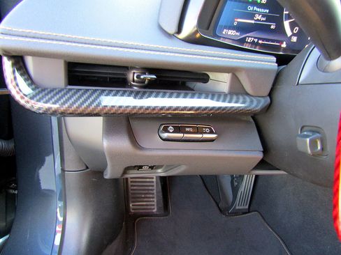 Used 2021 Chevrolet Corvette Stingray Preferred Cpe w/ Z51 Performance Package image 15