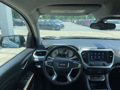 Used 2021 GMC Acadia SLE FWD image 11