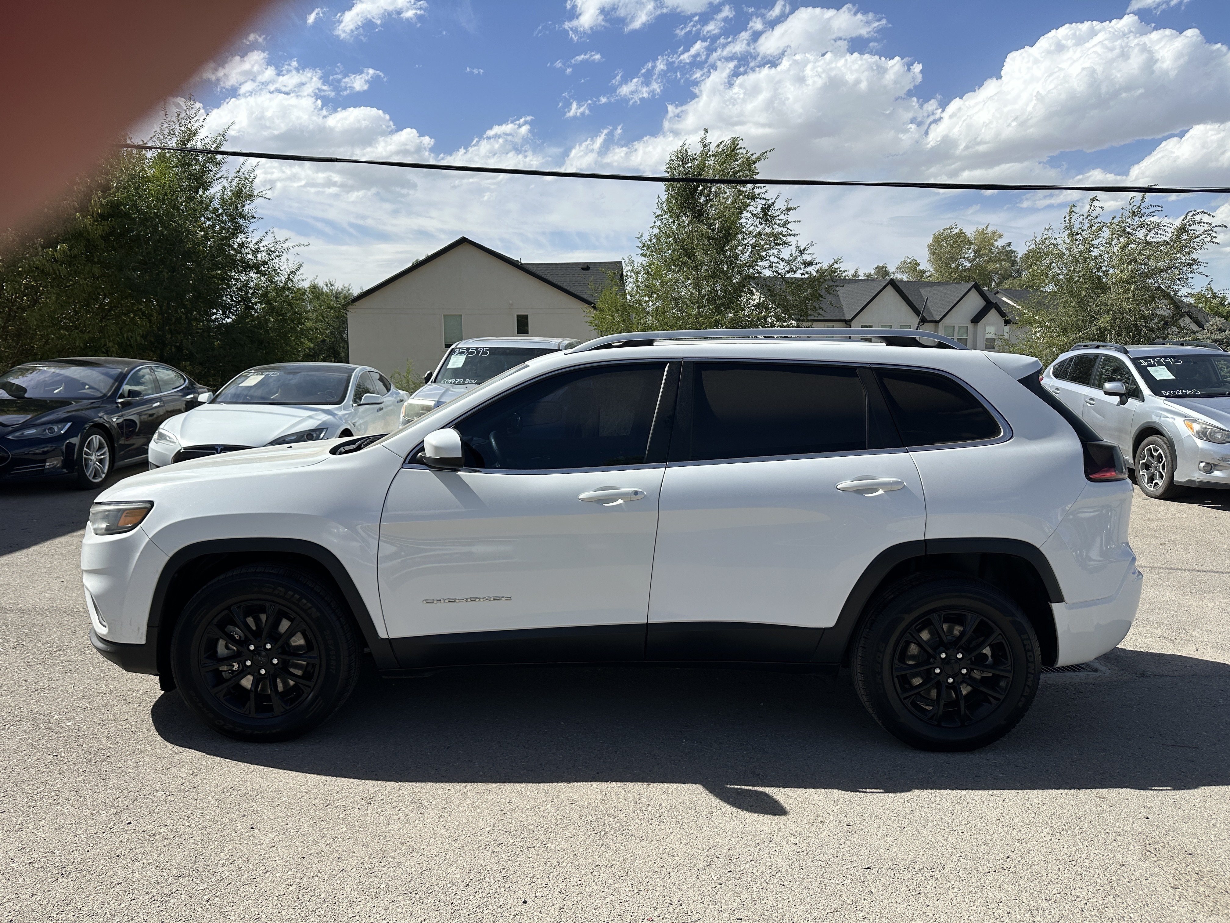 Used 2019 Jeep Cherokee Latitude w/ Popular Appearance Group FWD image 8