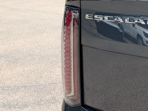 Used 2025 Cadillac Escalade IQ Luxury 2 w/ LPO, Premium Carpet Package AWD/4WD image 9