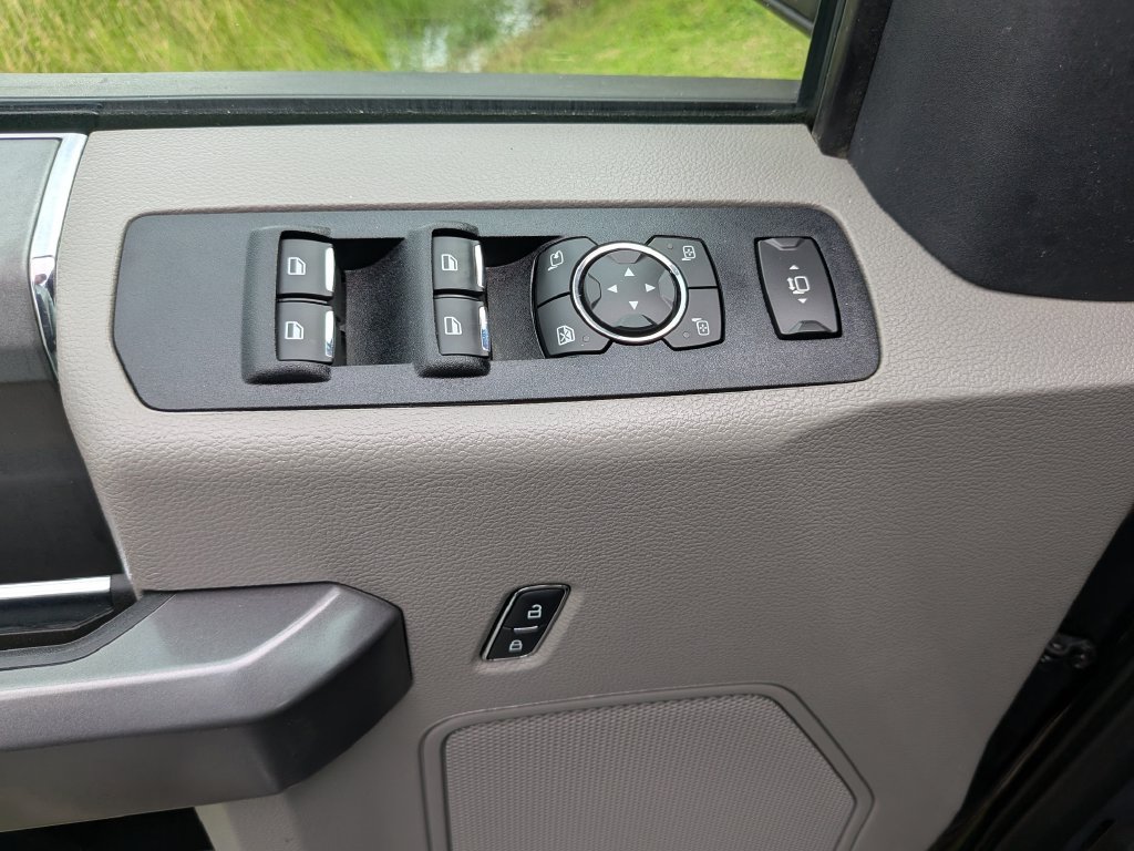 Used 2022 Ford F250 XLT w/ XLT Premium Package AWD/4WD image 22