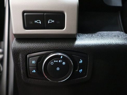 Used 2018 Ford F250 Lariat w/ Lariat Value Package AWD/4WD image 35