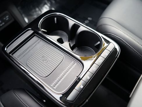 Certified 2025 Hyundai Ioniq 5 SEL image 18