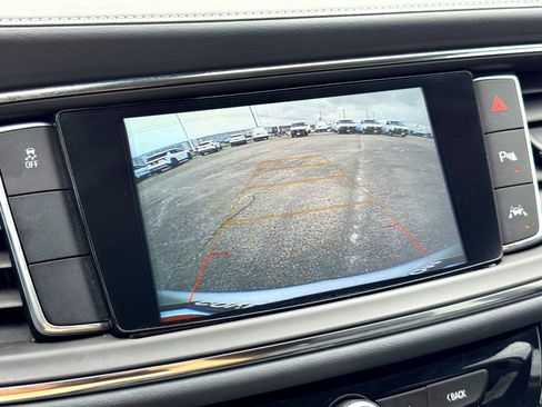 Used 2018 Buick Enclave Premium FWD image 31