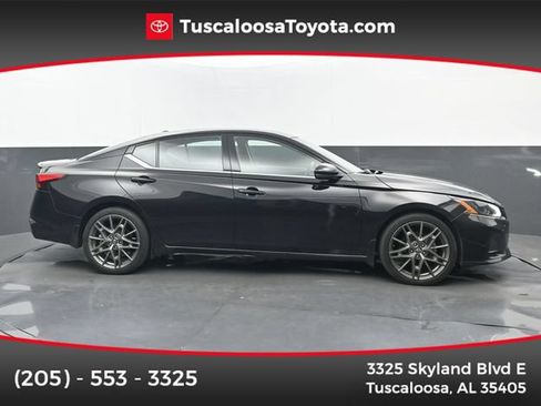 Used 2023 Nissan Altima 2.0 SR FWD image 1