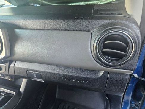 Used 2018 Toyota Tacoma SR5 AWD/4WD image 21