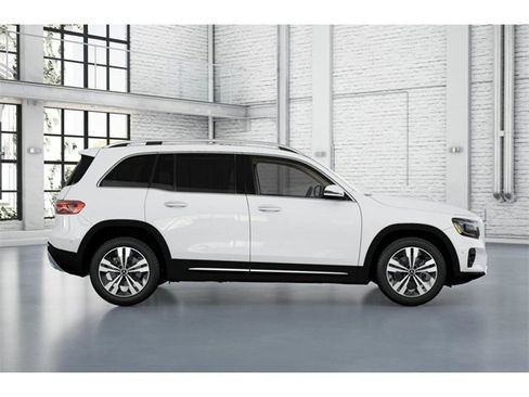New 2026 Mercedes-Benz GLB 250 4MATIC image 2