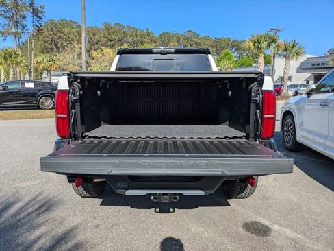 Used 2025 Toyota Tacoma TRD Pro AWD/4WD image 11