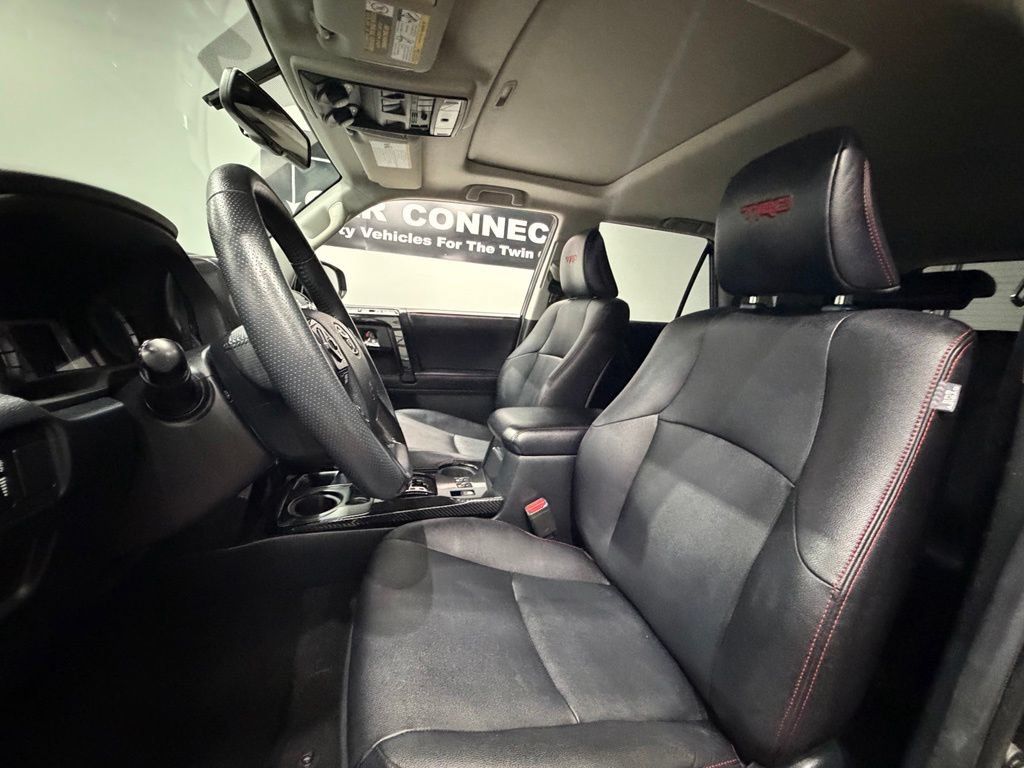 Used 2018 Toyota 4Runner TRD Off-Road Premium AWD/4WD image 25