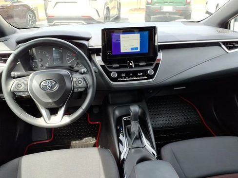 Used 2025 Toyota Corolla SE FWD image 9