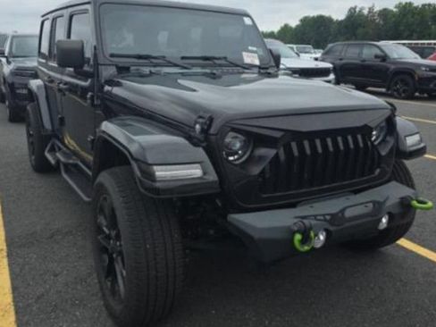 Used 2022 Jeep Wrangler Unlimited Sahara w/ Cold Weather Group AWD/4WD image 3