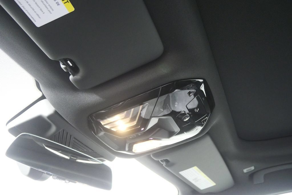 Used 2026 BMW i5 eDrive40 w/ Premium Package RWD image 18