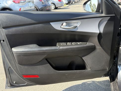 Used 2022 Kia Forte LXS image 13