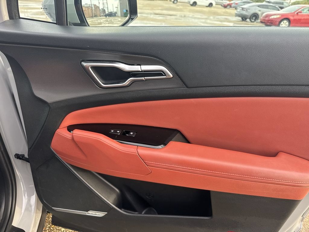 Used 2025 Kia Sportage SX FWD image 32