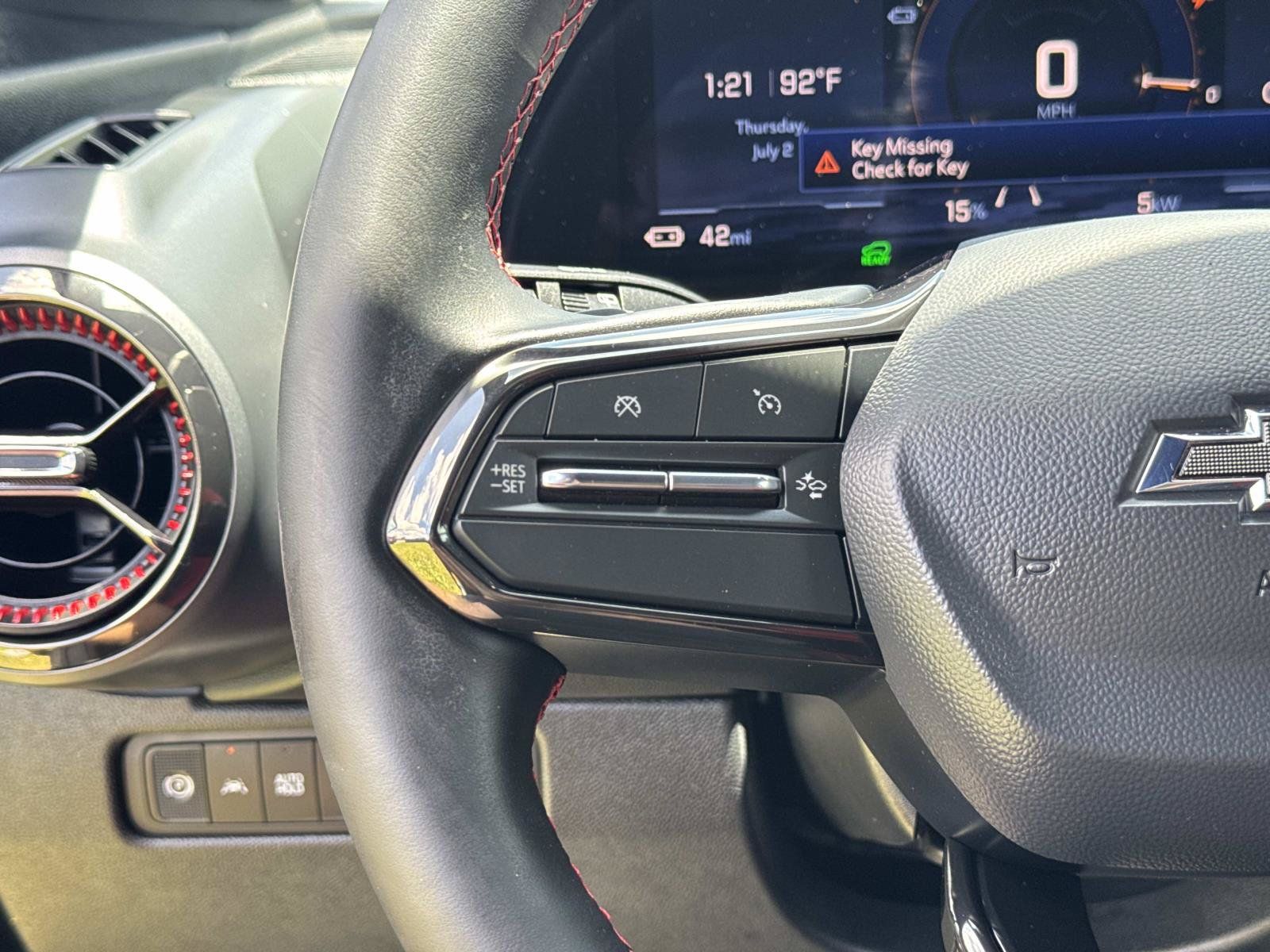 Used 2025 Chevrolet Equinox EV RS FWD image 17