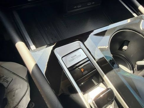 Certified 2025 Volkswagen Atlas SEL AWD/4WD image 25