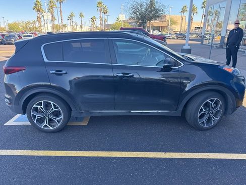 Used 2022 Kia Sportage SX image 2