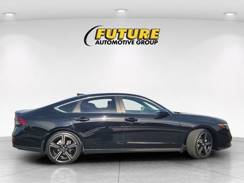 Used 2023 Honda Accord Sport image 3