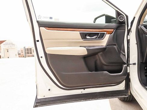 Used 2017 Honda CR-V Touring image 19
