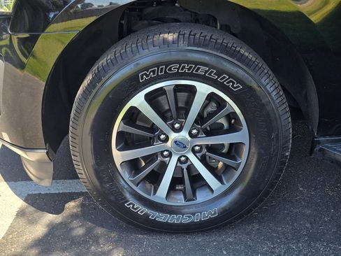 Used 2018 Ford Expedition XLT AWD/4WD image 10