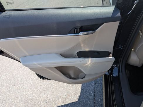 Used 2023 Toyota Camry LE image 26