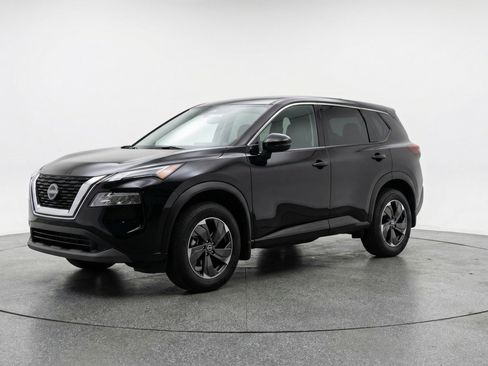Used 2025 Nissan Rogue SV AWD/4WD image 3