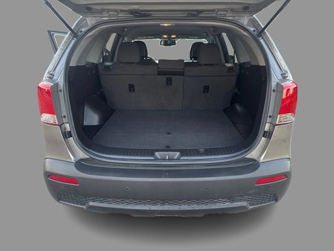 Used 2011 Kia Sorento 2WD w/ Convenience Pkg image 15