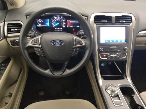 Used 2020 Ford Fusion SE AWD/4WD image 22