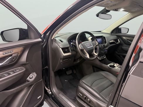 Used 2022 GMC Terrain Denali w/ Denali Premium Package AWD/4WD image 9