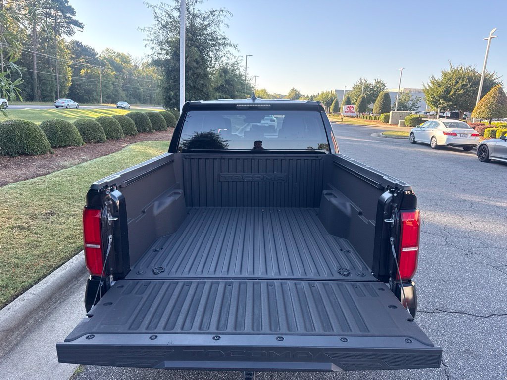 Used 2024 Toyota Tacoma SR5 AWD/4WD image 7