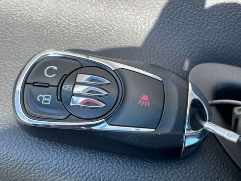 Used 2025 Buick Encore GX Preferred FWD image 28