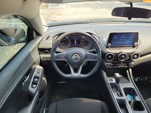 Used 2022 Nissan Sentra SV w/ All-Weather Package FWD image 10