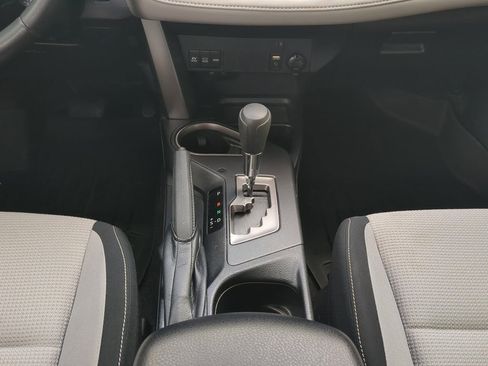 Used 2018 Toyota RAV4 XLE image 12