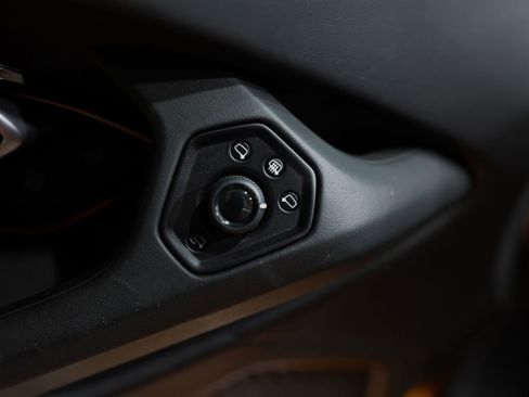 Used 2020 Lamborghini Huracan EVO image 22