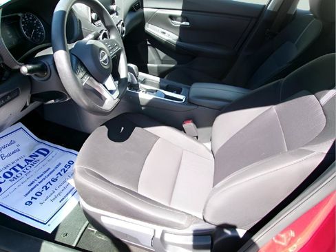 Used 2024 Nissan Sentra SV FWD image 13