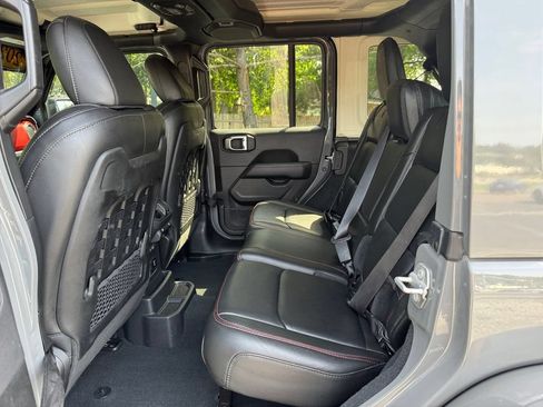 Used 2022 Jeep Wrangler Unlimited Rubicon w/ LED Lighting Group AWD/4WD image 19