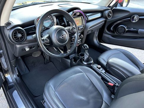 Used 2019 MINI Cooper 2-Door Hardtop image 2